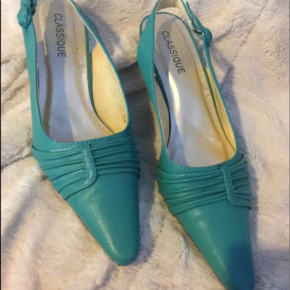 Classique turquoise heels🌸